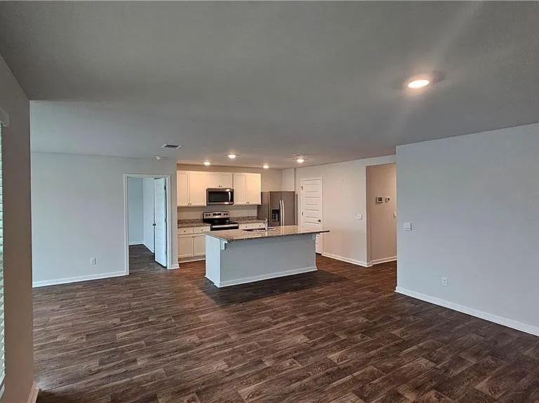 511 Autumns Wood Cir W — Photo 7