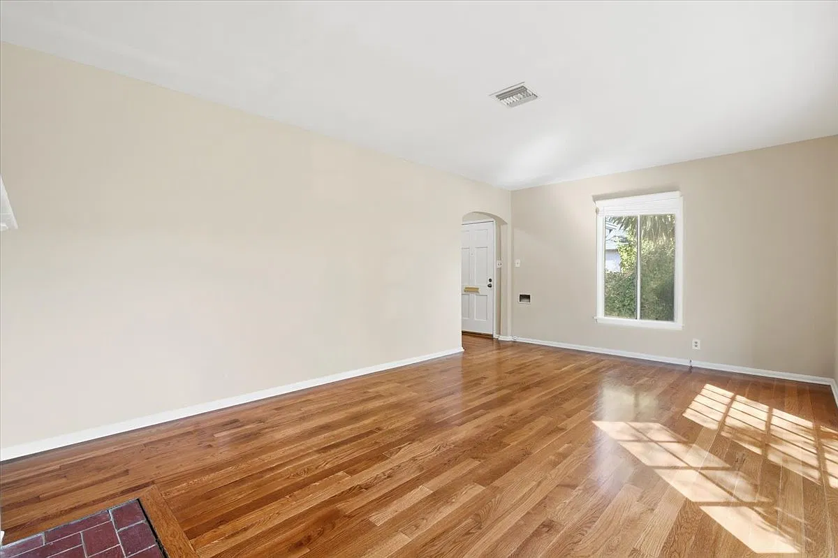 3 bed, 1465 sqft, $4,495 — Photo 4