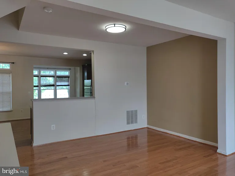 4638 Odessa Dr — Photo 11