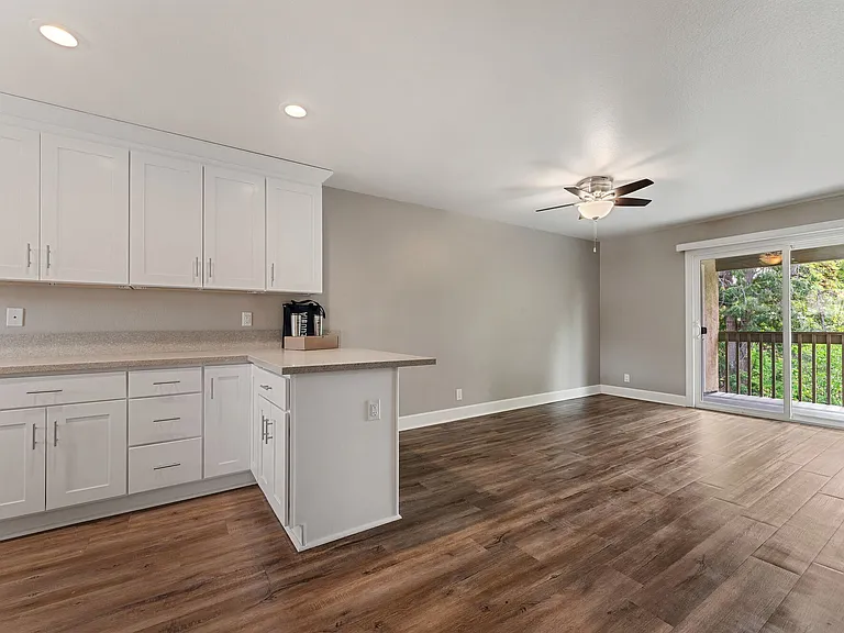 Vista Creek Apartments — Photo 39