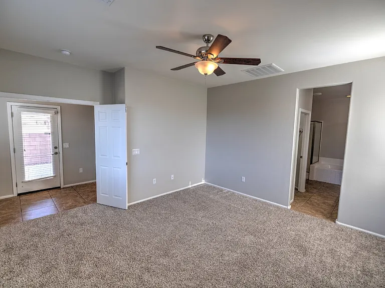 10458 S Cutting Horse Dr — Photo 11