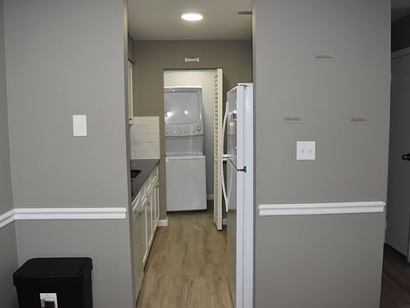 4th image of 950 Forestbrook Rd APT F7