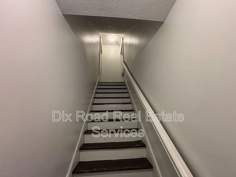 704 Baltimore St — Photo 14