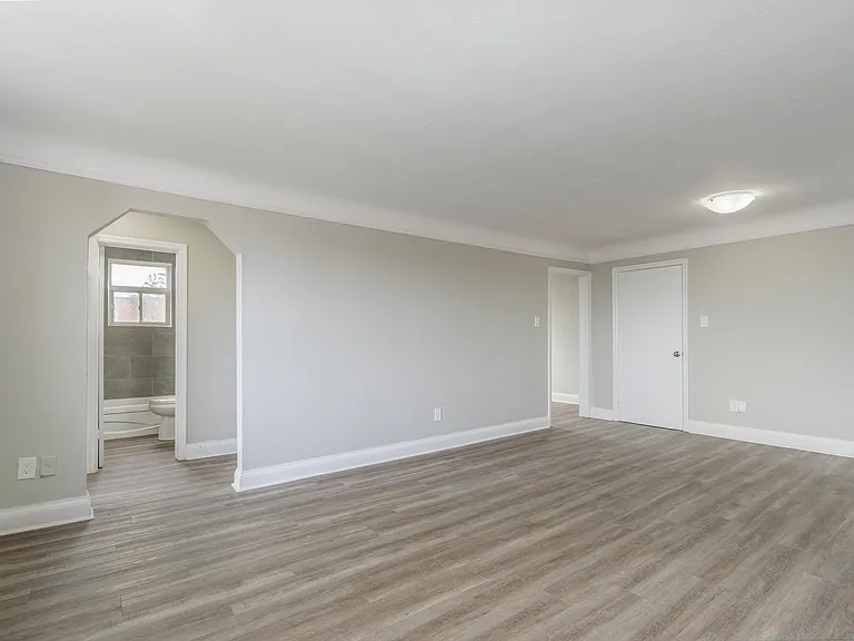 105 Onward Ave — Photo 10