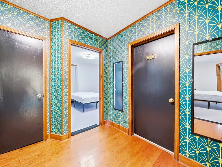 411 N Oak Ave — Photo 27