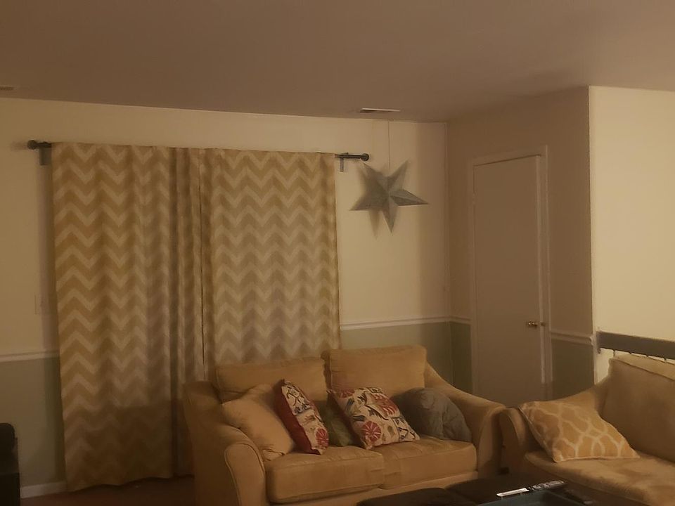 2nd image of 812 N Oaks Blvd #812