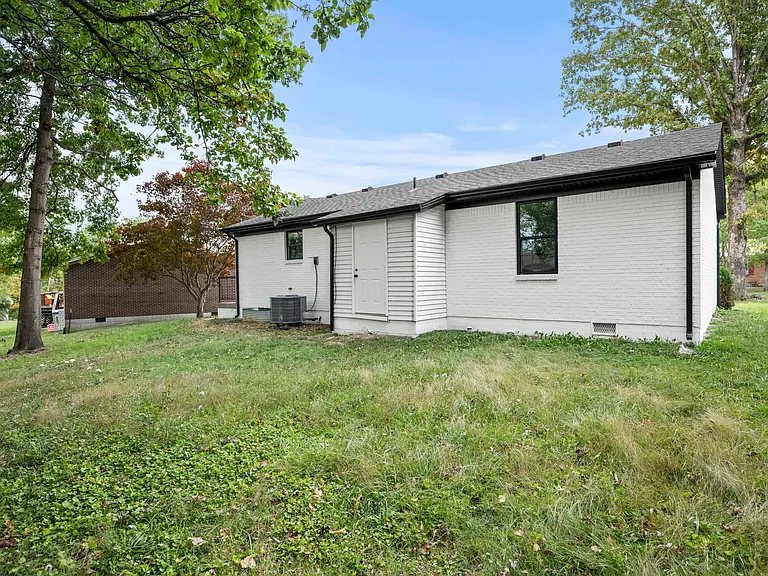 113 Locker Ct — Photo 23