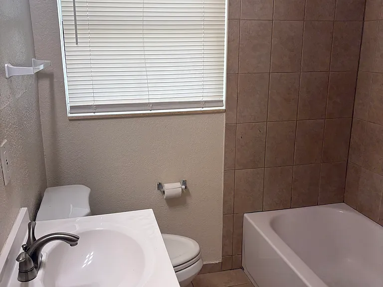 616 Vincent Pl — Photo 4