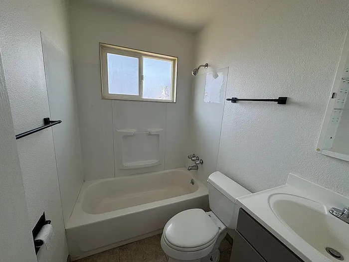 10238 N 15th Ave #B — Photo 6