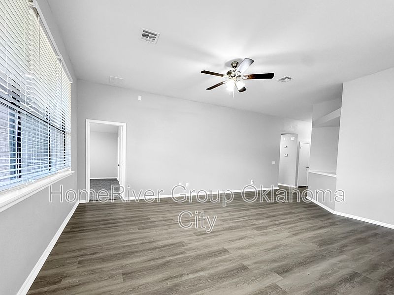 10636 35th St, Yukon, OK 73099 | Zillow