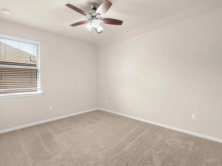 2437 Lyla Ln — Photo 16