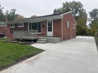 22214 Logue Ave, Warren, MI 48091