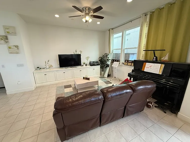 7219 Carneros Ln — Photo 3
