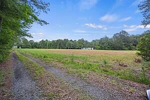 5th image of 1 Marion Woods Trl