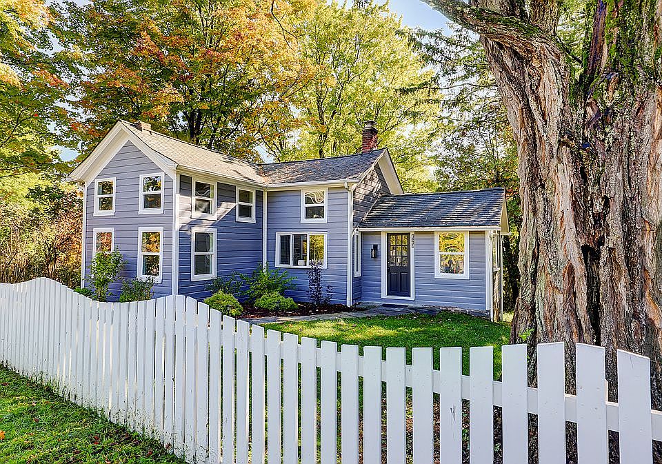 1875 Renovated Farm House