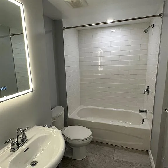222 Saint Clair St #108 — Photo 5