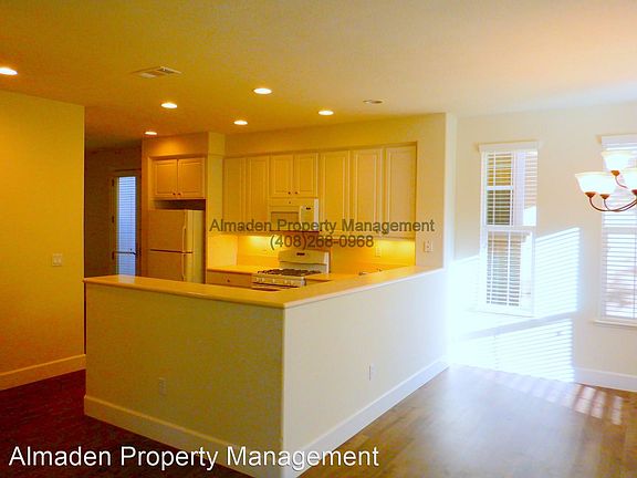 3rd image of 2321 Plateau Dr