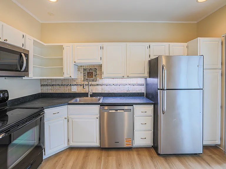 1020 W Barre St #A — Photo 9