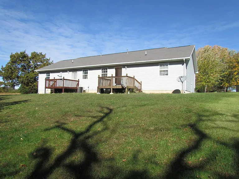 407 9th Street Cir — Photo 22