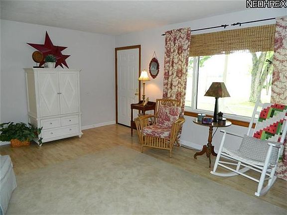 3rd image of 6955 Wooster Pike