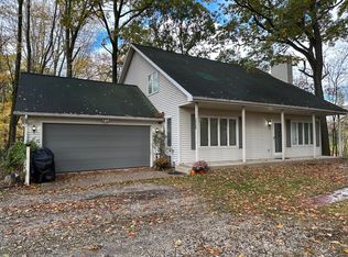 13700 Dorchester Dr, Cement City, MI 49233
