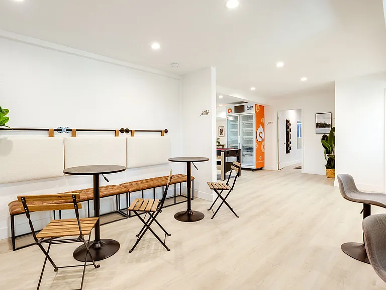 1224 W 37th Pl — Photo 16