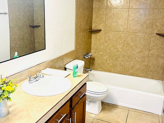 5th image of 3101 N 36th St #210
