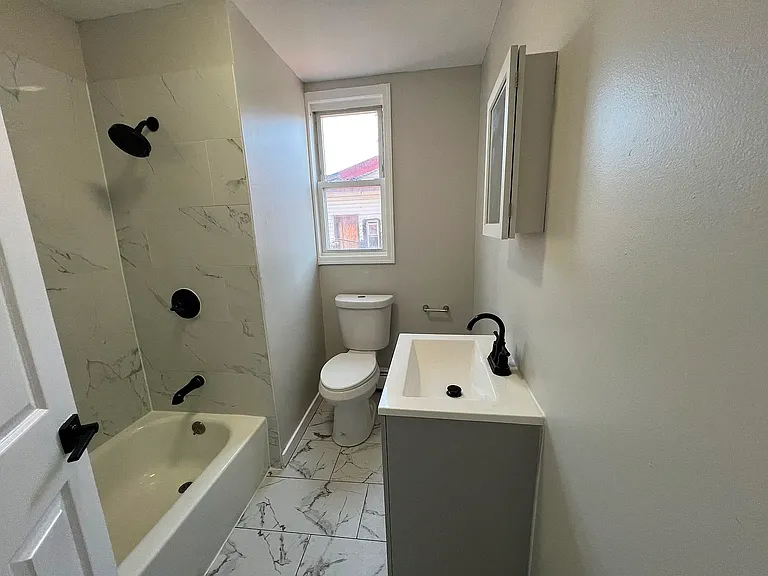 270 Summer St #3R — Photo 7