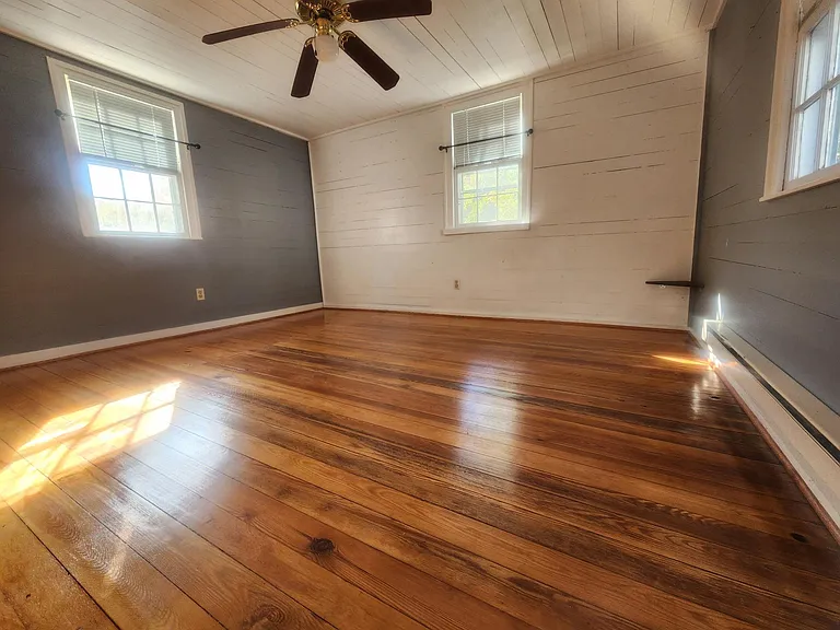 1520 Ridout Ln — Photo 13
