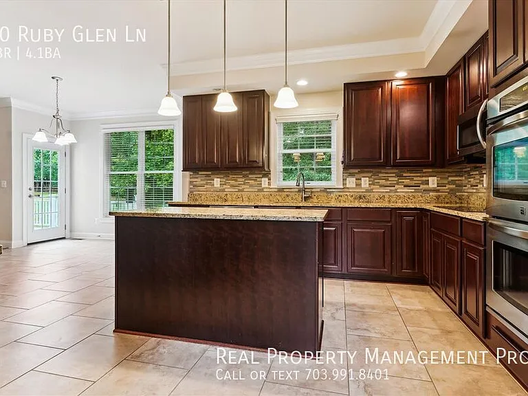 70 Ruby Glen Ln — Photo 14
