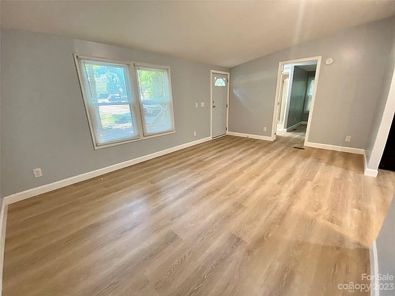 5th image of 171 Arbor Dr