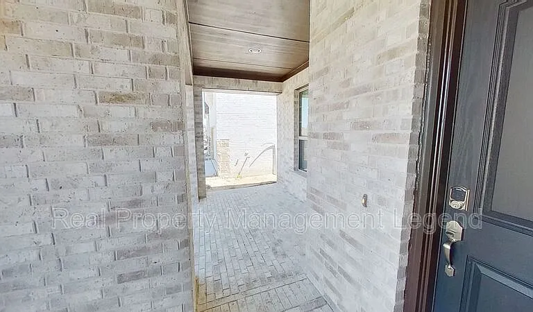 6117 Horsetail Dr — Photo 4