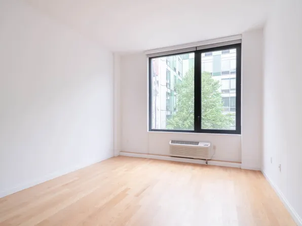 239 North 9th Street image 23 of 57