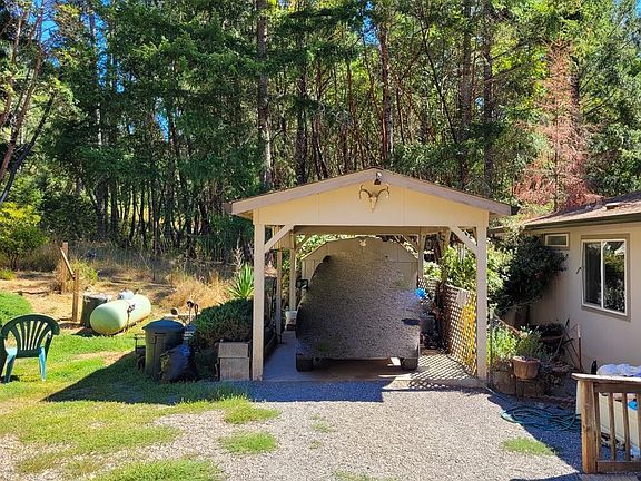 3rd image of 1607 Primrose Drive