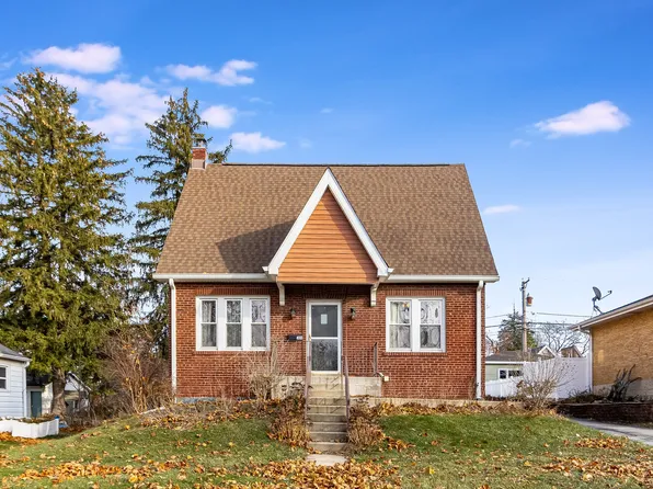 109 N Park St, Westmont, IL 60559