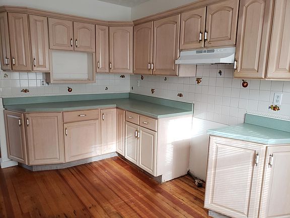 Bright and Updated Kitchen