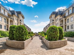 Chateaux At Whitemud Ridge, Edmonton, AB T6R 3K1