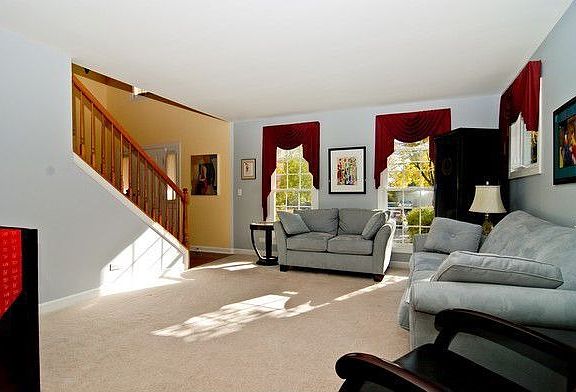 2nd image of 1218 Vineyard Dr