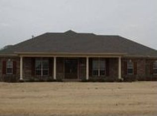 600 Charleswood Dr, Mountain View, AR 72364