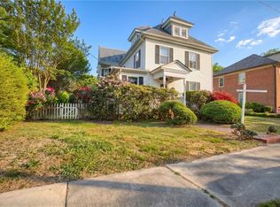 210 Watling St, Urbanna, VA 23175