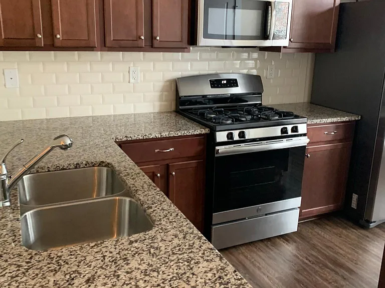 2313 Silver Crescent Dr — Photo 33