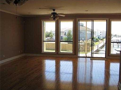 5th image of 951 Marina Dr APT D