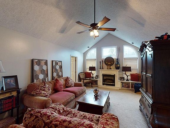 2nd image of 2424 Upland Point