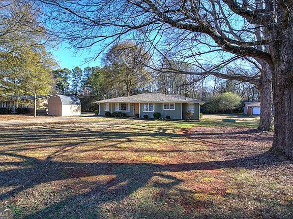 2nd image of 33 Carnes Rd