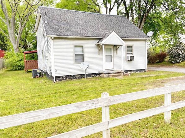 1107 Division St APT A