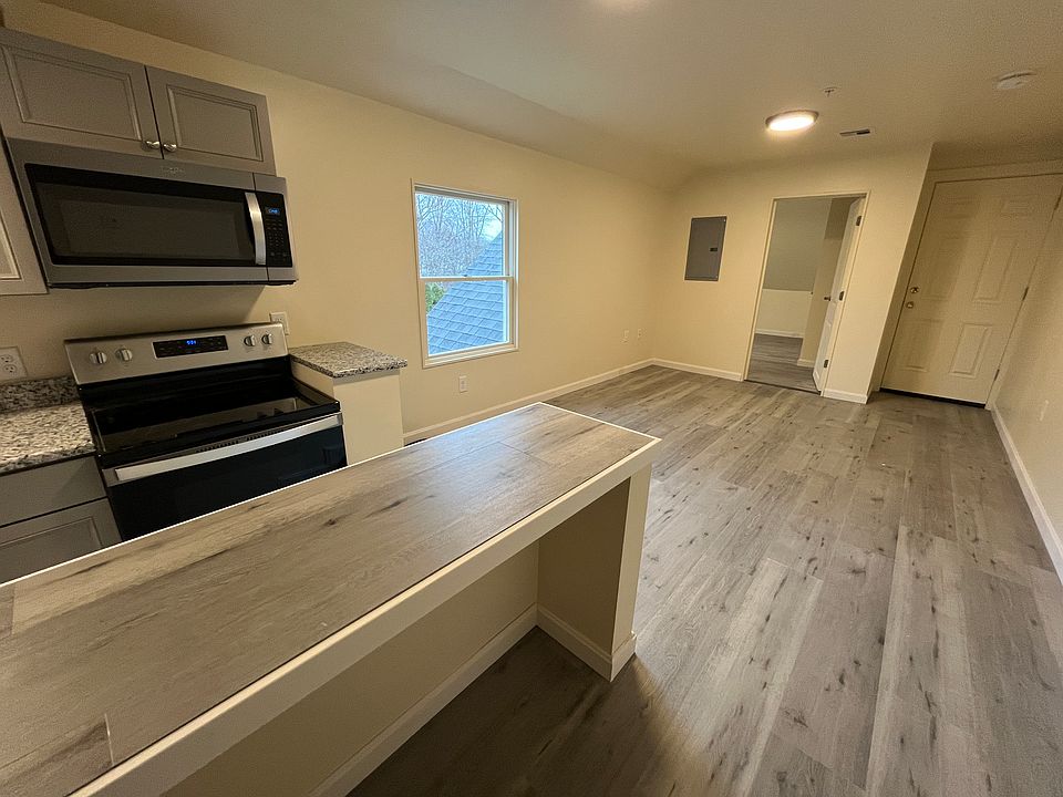 Built in breakfast seating in the kitchen