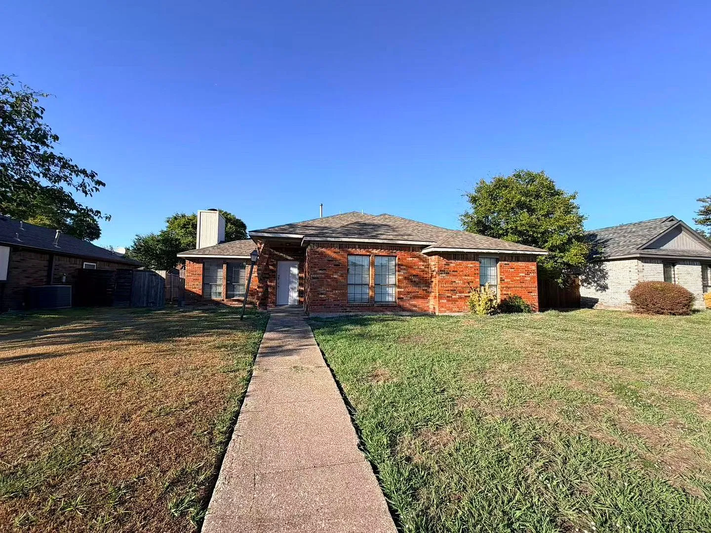 Beautiful 3 Bedroom 2 Bathroom in Rowlett! — Photo 1