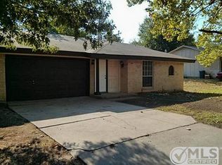 918 Crockett St, Midlothian, TX 76065