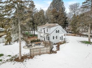 4927 W Elmdale Rd, Mequon, WI 53092