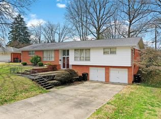 613 Springdale Dr, Belleville, IL 62223